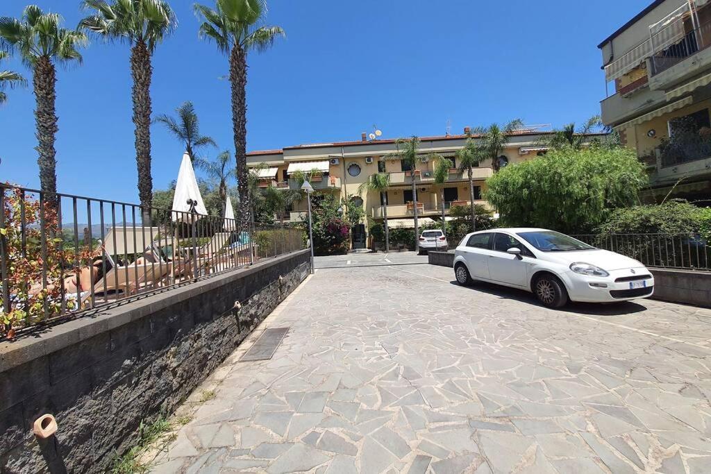 Sicilia, Mansarda Le Due Terrazze Mascali Exterior foto